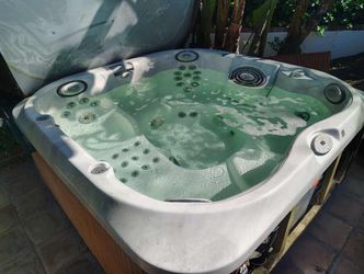 Clean running grt jacuzzi spa poss help