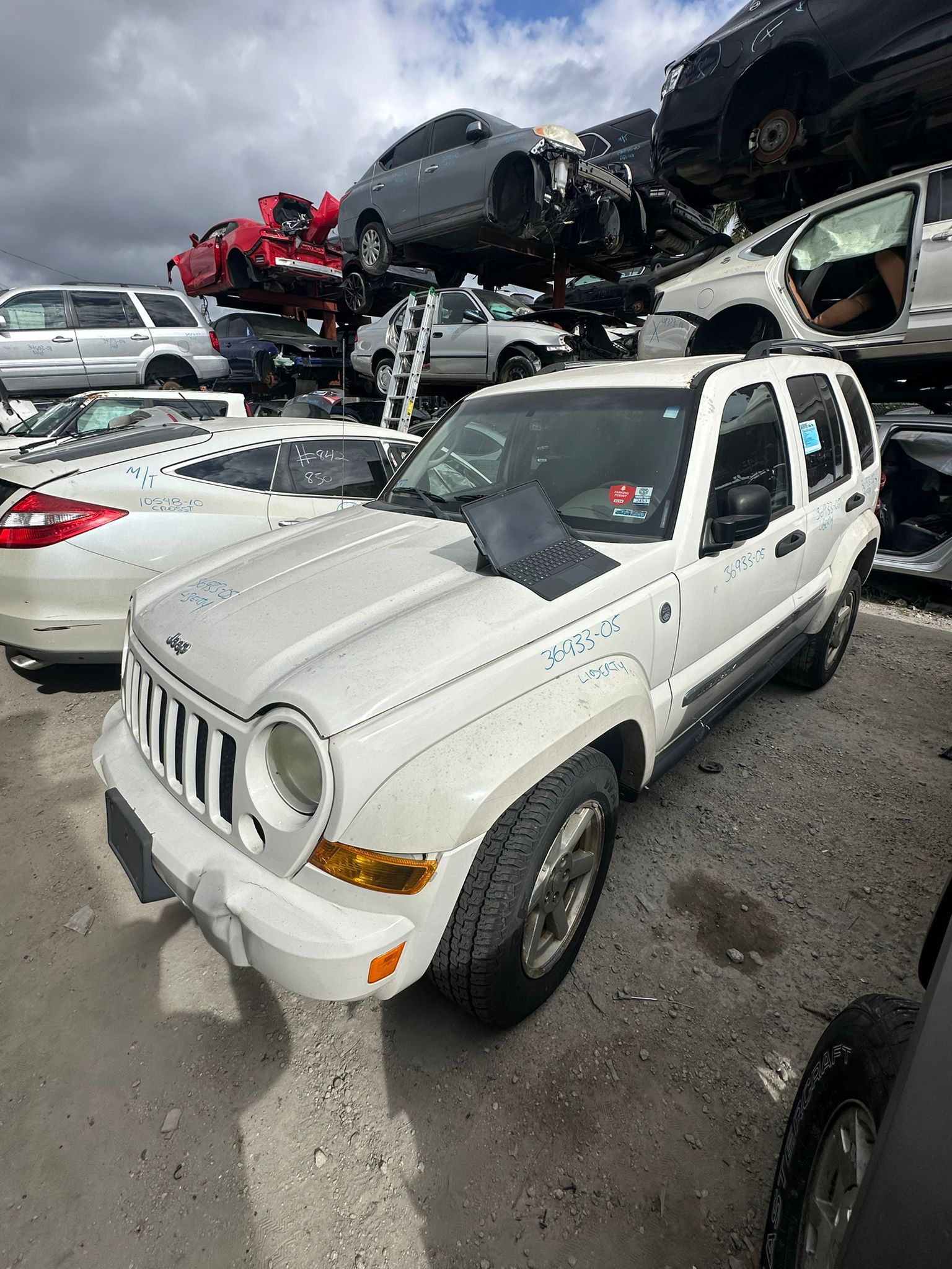 Jeep Liberty 2005 Only Parts 