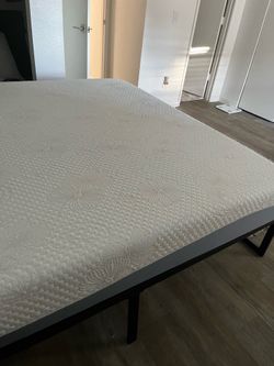 Metal Bed Frame&Very Clean King size mattress