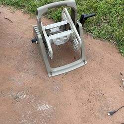 Suncast Hose Handler 100 Foot Portable Tote or Wall Mountable Garden Hose Reel