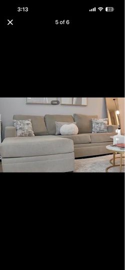 Sectional Sofa with Reversible Chaise