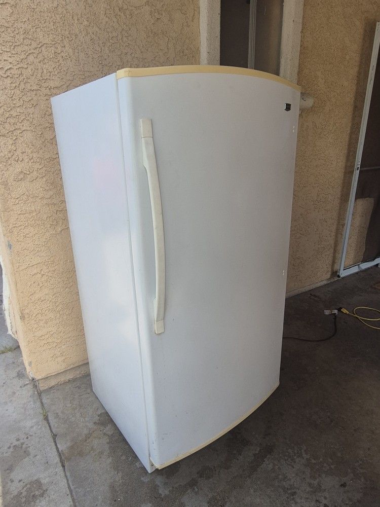 MAYTAG Freezer