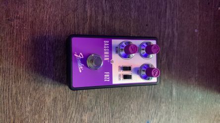 Baseman fuzz fender pedals