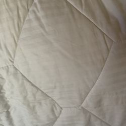 Full Size Mattress Cover/pad 