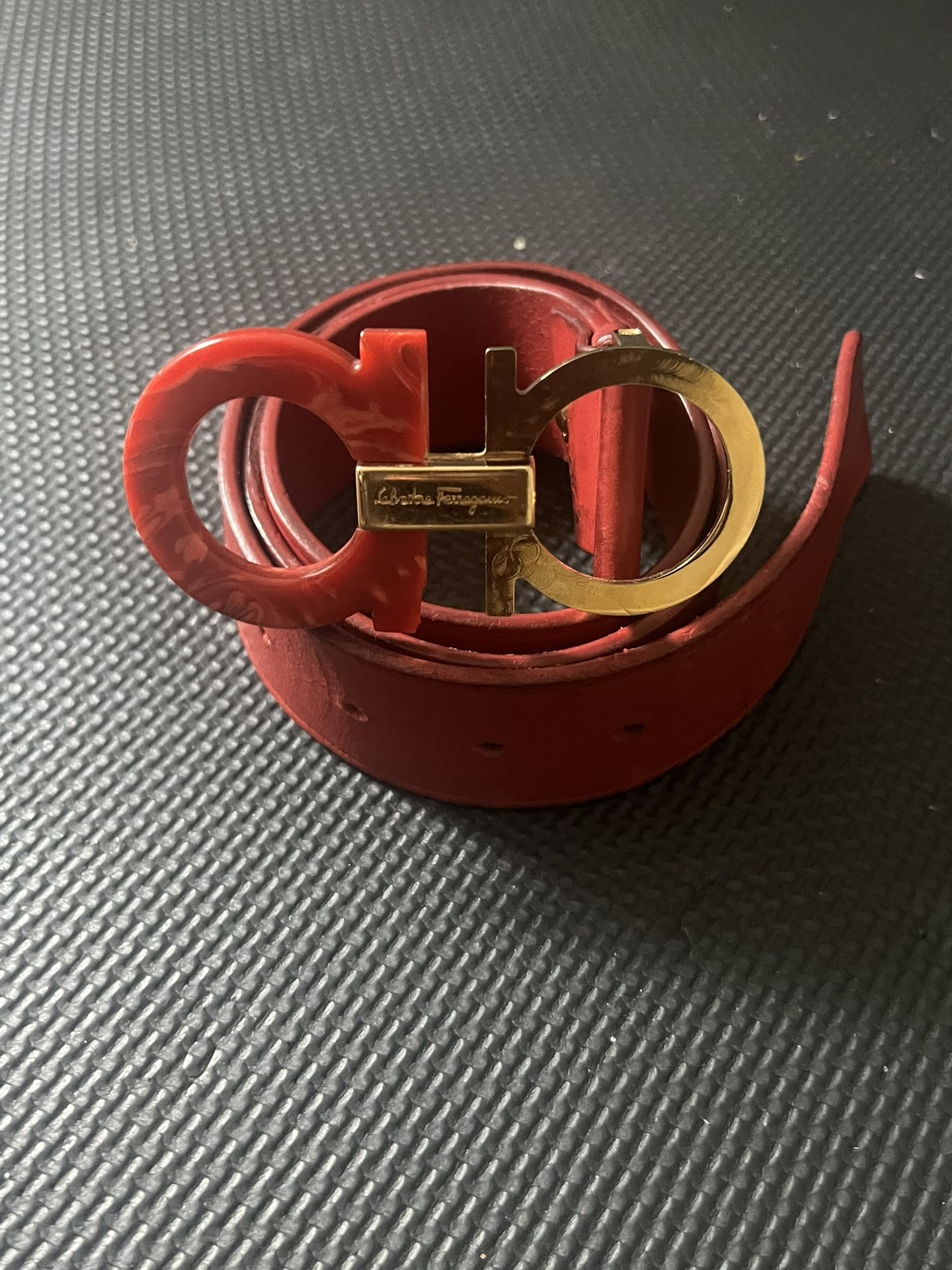 RED FERRAGAMO BELT