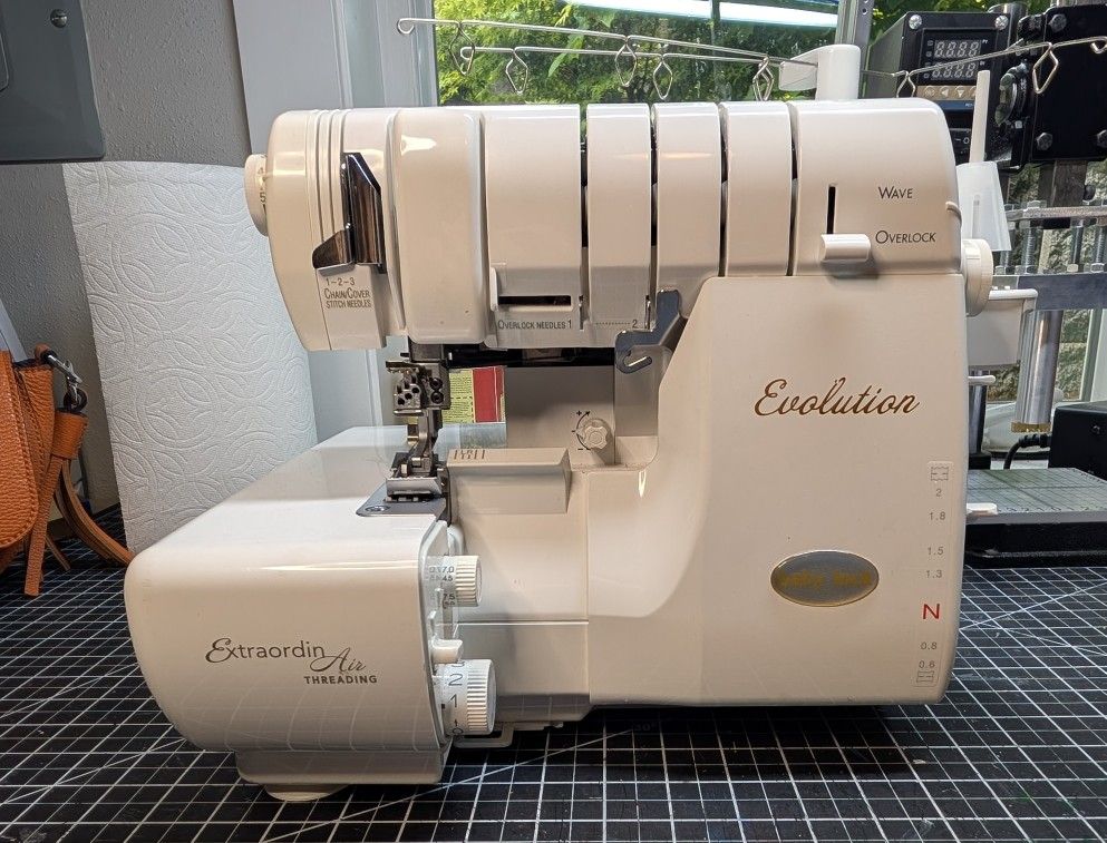 Babylock Evolution Serger
