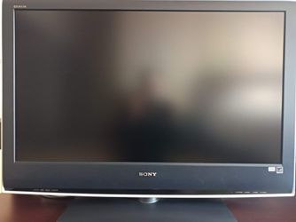 40" Sony BRAVIA LCD HDTV with remote (Works Great/Retro Gaming Ready)