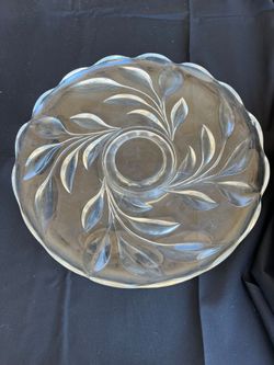 Clear Glass Serving Platter with Leaf Design