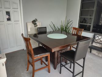 Solid Wood Table With 4 Chairs In Great Conditions Cheap 