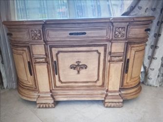Hand Painted hooker furniture buffet cabinet with carved detail 65" L x 23"D x 36"H