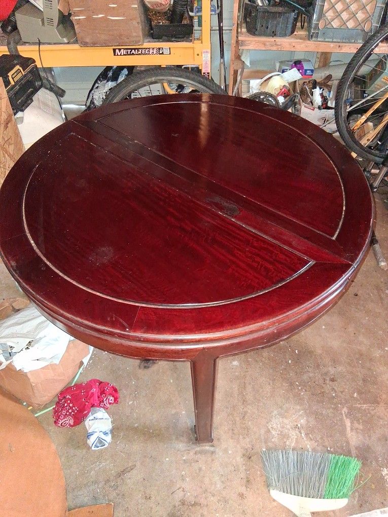 Cherrywood Real Shiny And Bright No Scratches Dinner Table