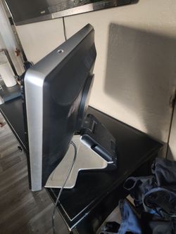 Dell Ultrasharp Computer Monitor with Stand
