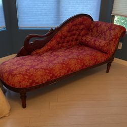 7 Foot Chase Lounge/High-End/Excellent Condition