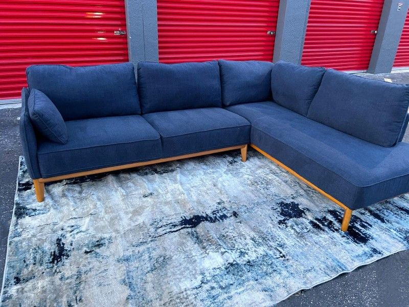 Free Delivery Today. Blue Joelle Macy's Sectional Sofa Couch . No Rips Or Stains. Like New. Very Comfortable