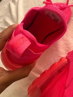 NIKE AIR MAX 270