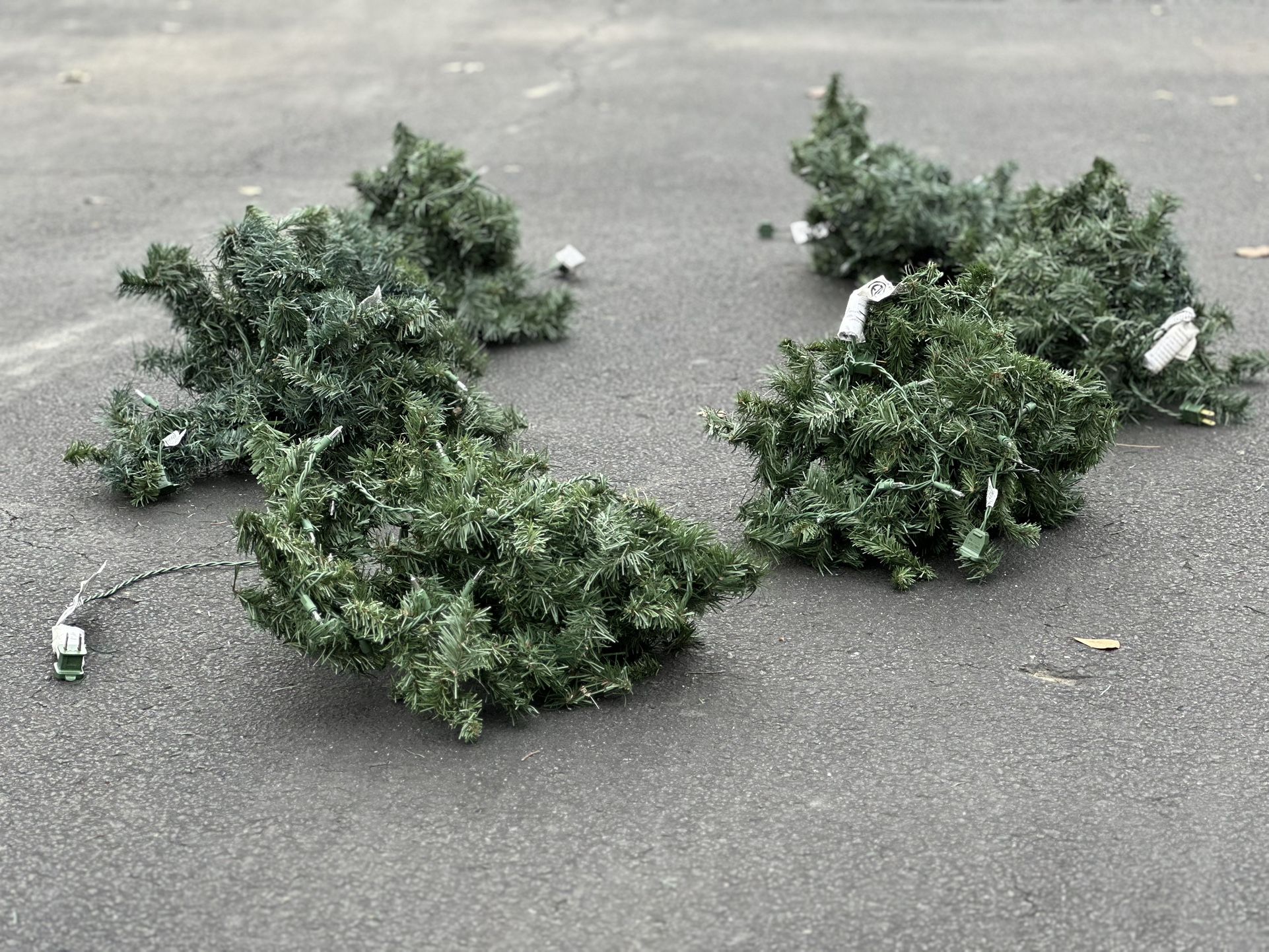 6 Pre-lit Christmas garland from Lowe’s