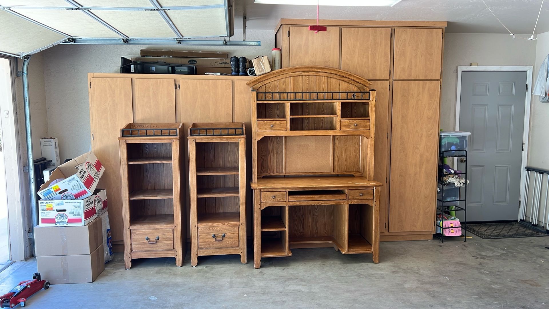 Thomasville Solid Wood Desk/Hutch/Bookcases