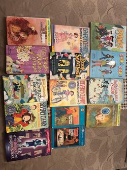 Young girls books// lot of 14!!