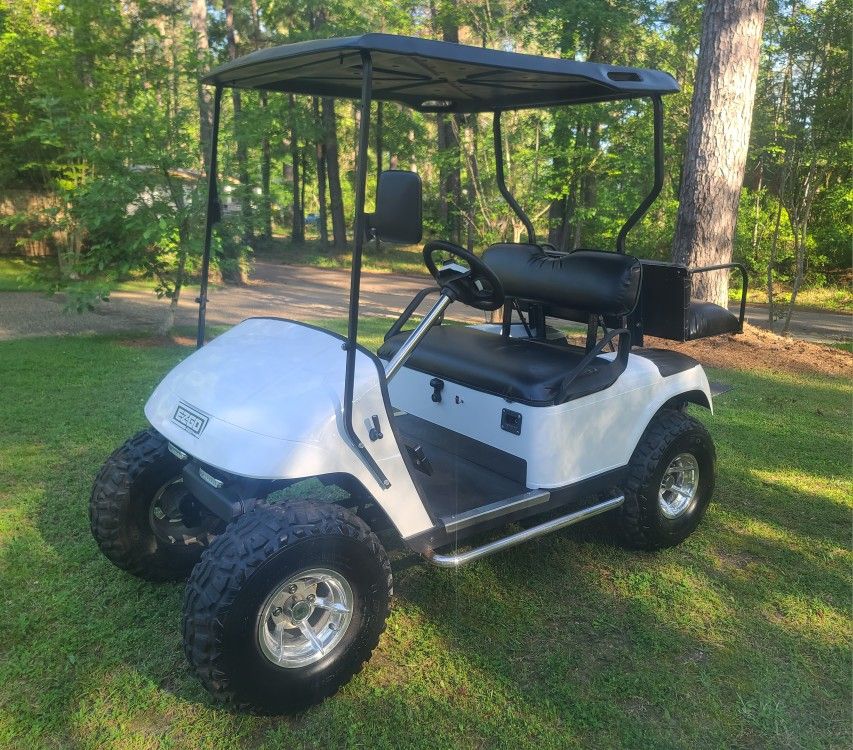 2001 Lifted EZGO TXT Golf Cart