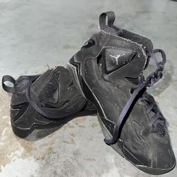 Great deal of shoes! Vapors, Converse, Vans, Steve Madden, Jordan 6 all black