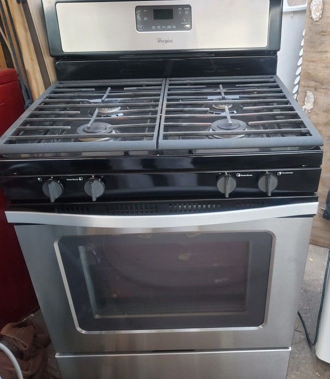 WHIRLPOOL GAS STOVE BURNERS AND OVEN WORKING PERFECT for Sale in