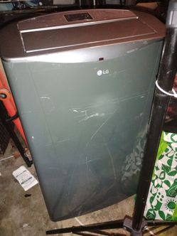 LG LP1311BXR
13,000 BTU Portable Air Conditioner with 500 sq. ft. Cooling Area, 9.7 EER, R-410A Refrigerant, Oscillating Air Vent and LCD Remote Con