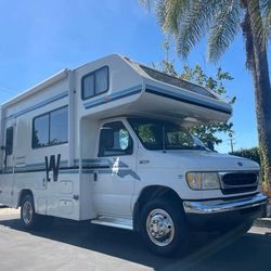 1998 Winnebago Micro Minnie