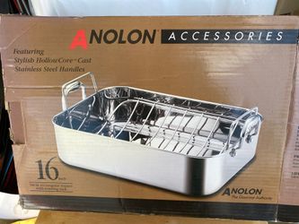 A Nolan rectangular roaster with roasting rack