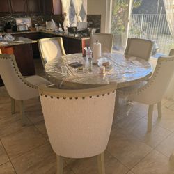 Kitchen table With 6 Chairs 