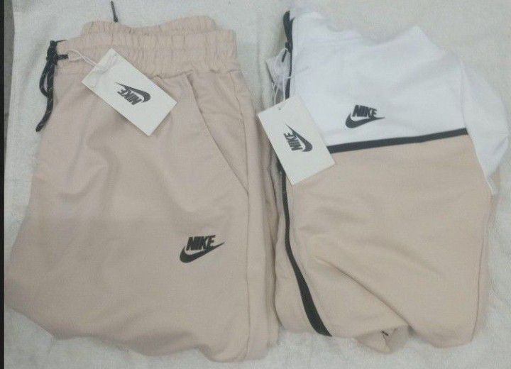 Nike Tech Mens Sweat Suit Size L -XL Beig