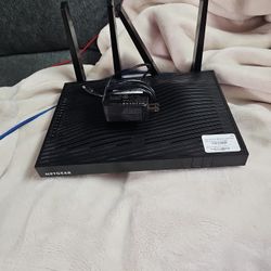 NETGEAR Nighthawk X8 AC5300 Tri-Band Smart WiFi Router (R8500-100NAS)