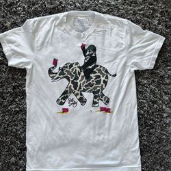 Riot Society Go Commando Camo Bear California Graphic White T-Shirt Men’s Med.
