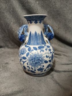 vintage Andrea by Sadek blue and white porcelain vase.