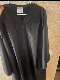 5”9-5”10 graduation gown