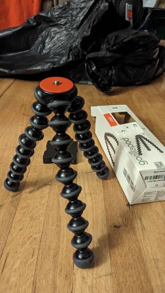 JOBY Gorillapod 3K Stand. Premium Flexible Tripod 3K Stand for Pro-Grade DSLR Cameras or Devices Up to 3Kg (6.6Lbs). Black/Charcoal

