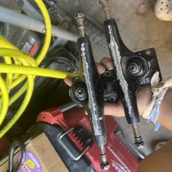 Skateboard Trucks