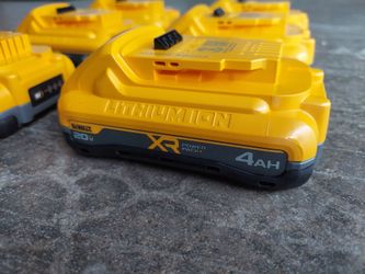 New Dewalt POWERSTACK battery 4.0Ah 20V.