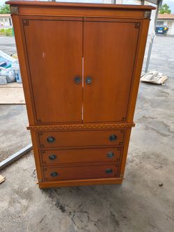 Tv Stand / Dresser