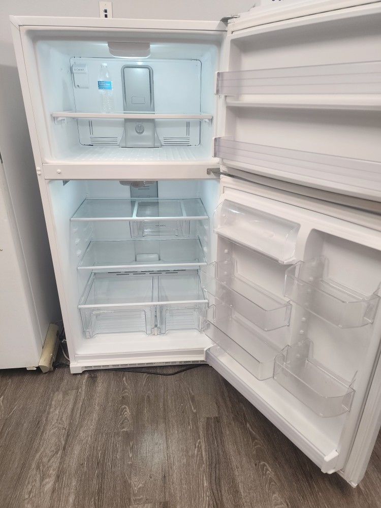 Whirlpool Fridge and Freezer 21.3 Cu ft