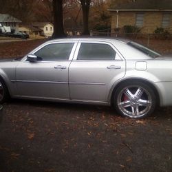 2010 Chrysler 300 Like New In Excellent Condition Just Need A Fuel Pump Will Crank 