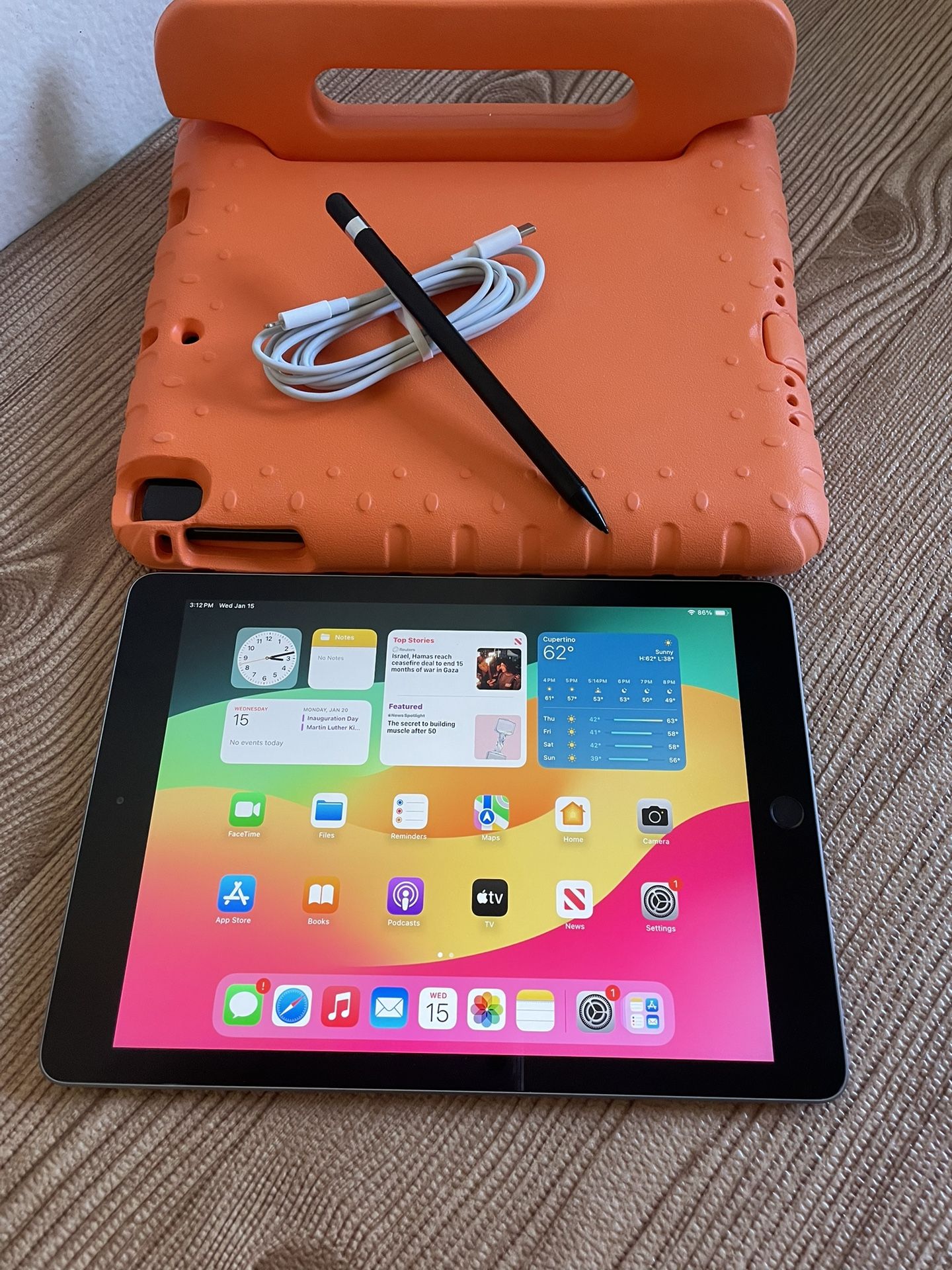 iPad 6th Generation 32GB With Pencil And Kids Case