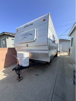 Sierra by Forest River T28 RV 2004