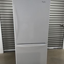 Whirlpool Refrigerator (DELIVERY AVAILABLE)