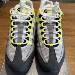 Nike Air Max 95 OG Neon 2020 - SZ 10