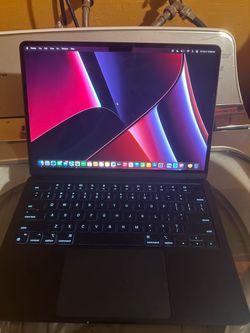 Apple MacBook Air M2 13.6 - Excellent Condition