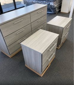 Dresser and 2 nightstands - Cómoda y 2 mesitas de noche