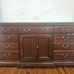 Solid Wood Dresser In Like New Condition 