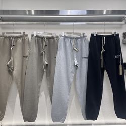 Essential SweatPants 