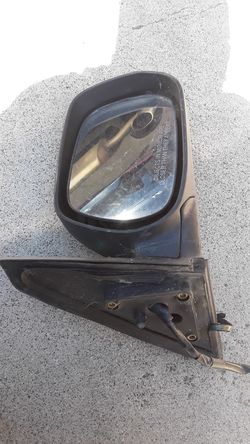 Tengo espejo para Toyota rav4. 2002 al 2005 lado derecho