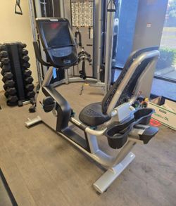 Precor recumbent bike RBK 800 with Precor P82 Console display cardio gym equipment exercise fitness 